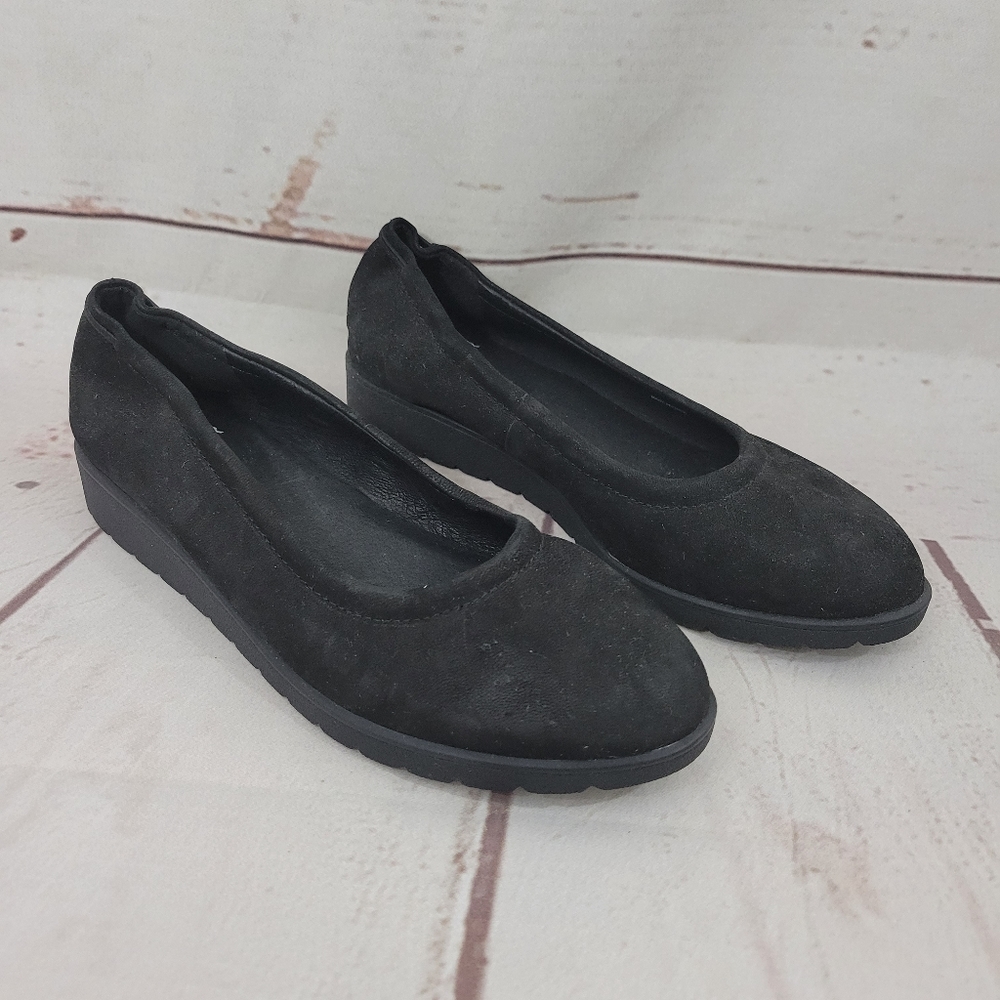 Eileen Fisher Honest Black Nubuck Flat